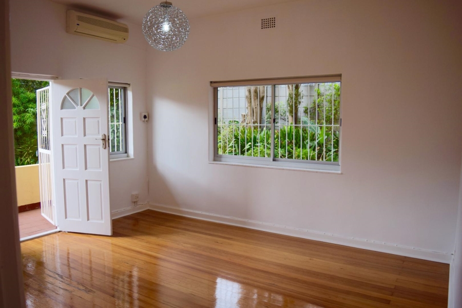To Let 2 Bedroom Property for Rent in Vredehoek Western Cape